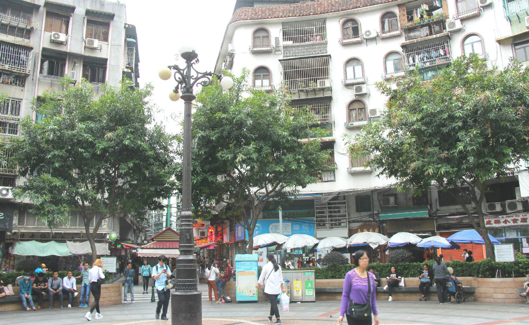 Macau: Three Lamps District